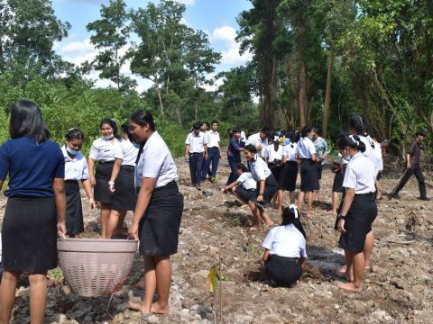 โครงการปลูกจิตสำนึกรักษาทรัพยากรธรรมชาติและป่าไม้