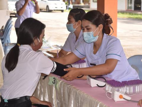 โครงการตรวจสุขภาพนักเรียน นักศึกษา ประจำปีการศึกษา 2563 ณ หอประช